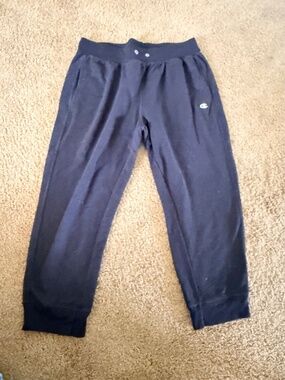 Champion Women's black capri joggers M
